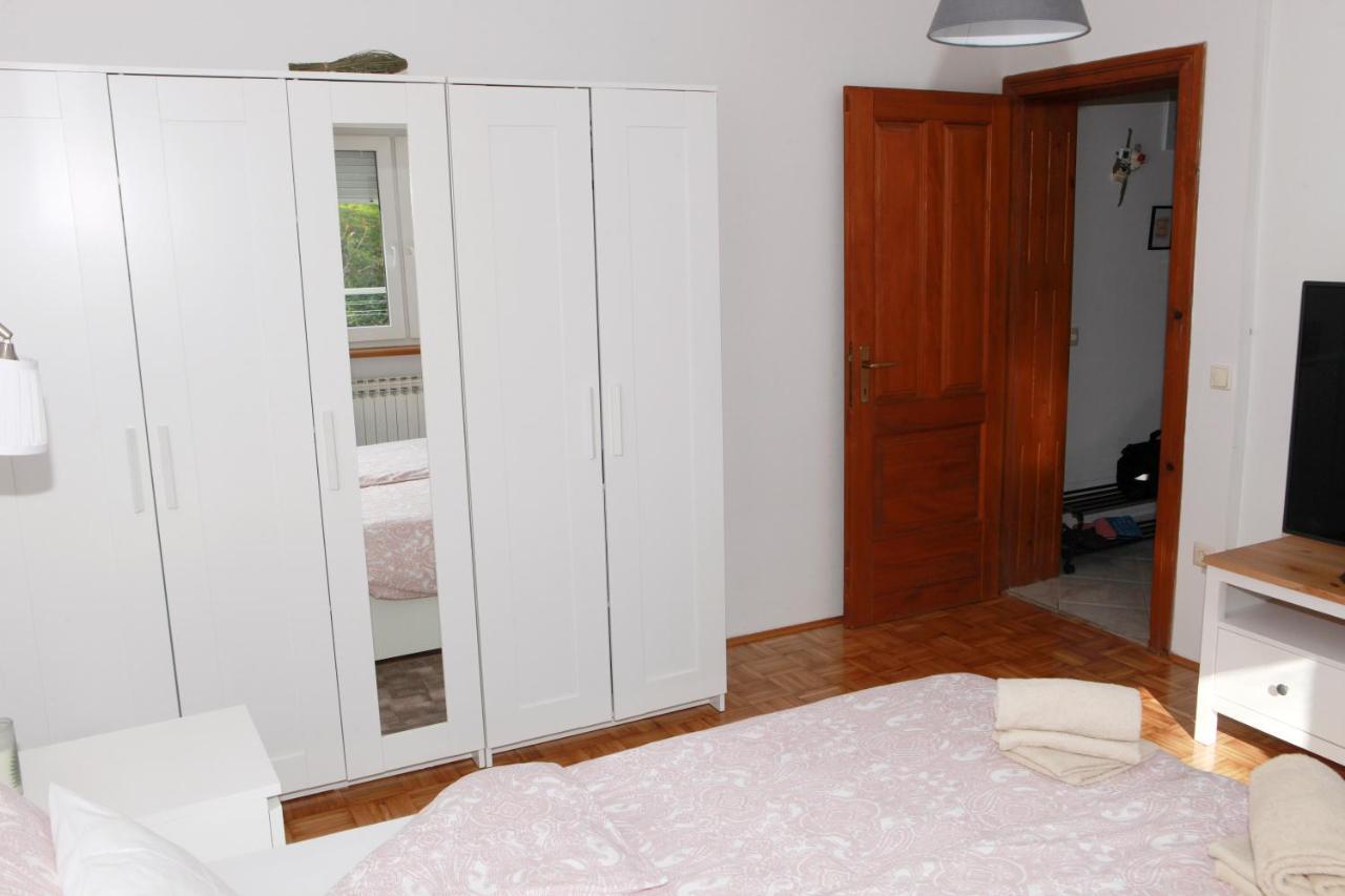 Apartment Magnolija - Free Parking Карловаць Екстер'єр фото
