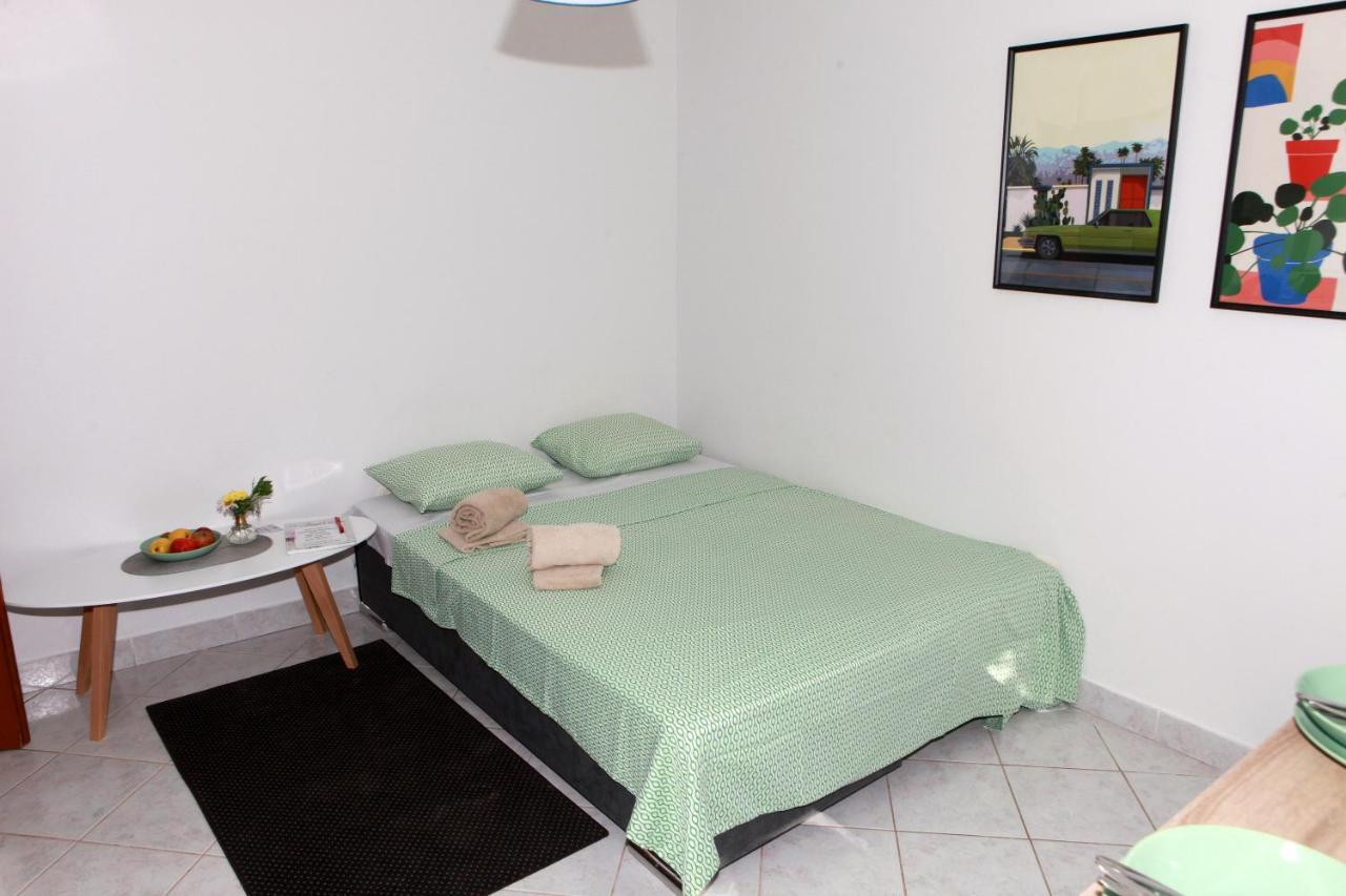 Apartment Magnolija - Free Parking Карловаць Екстер'єр фото